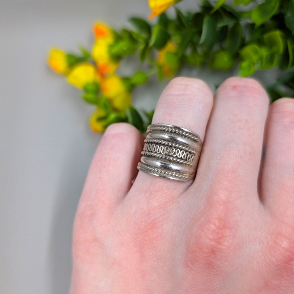 925 Chunky Sterling Silver Signed Vintage Eing Size 7